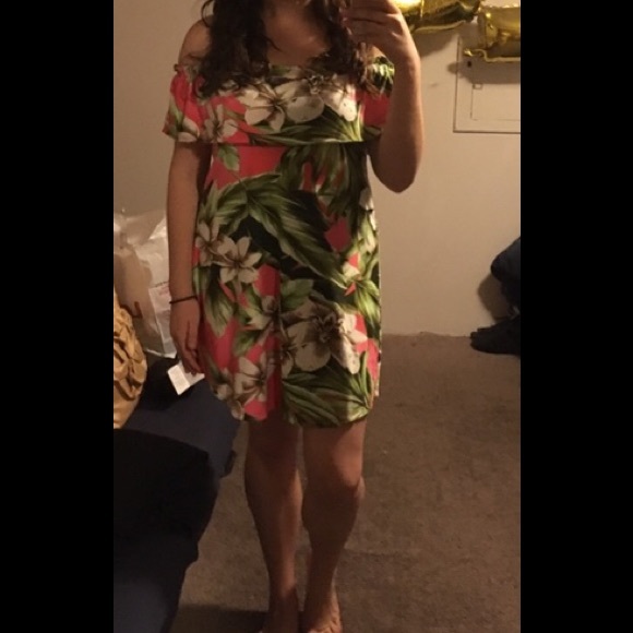 Off Shoulder Dress - Picture 3 of 7